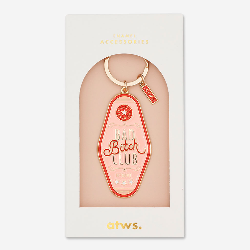 Porte-clés "bad bitch club" en émail rose