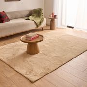 Tapis en fausse fourrure beige 160x230cm - Nube